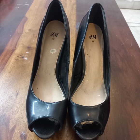 H&M black heels - Picture 2 of 5